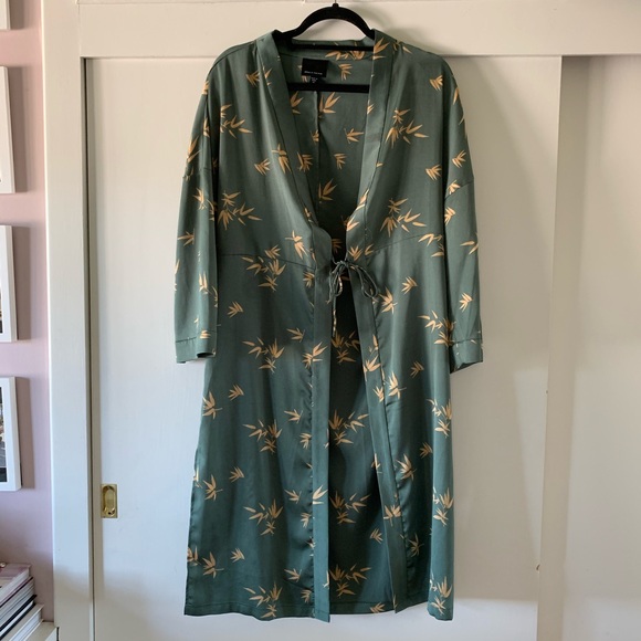 Kimono - Picture 1 of 7